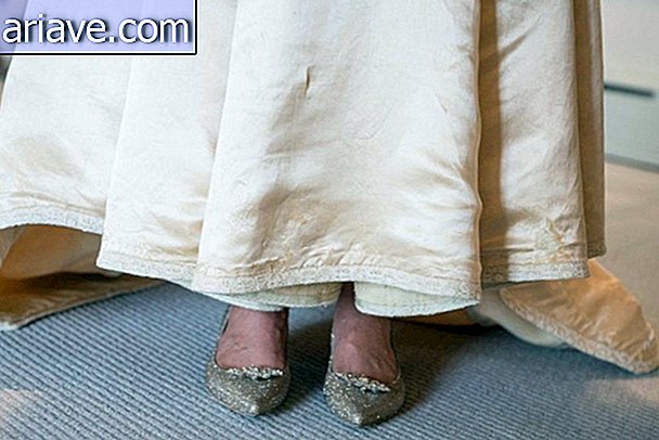 Вже 120 років в одній родині весільну сукню носять 11-й раз!