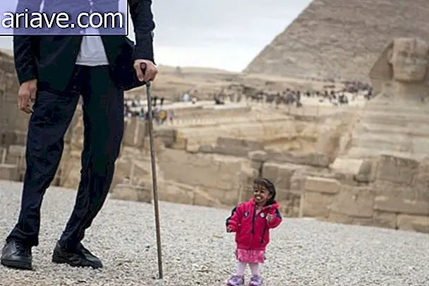 A legmagasabb ember a világon találkozik a legkisebb nővel