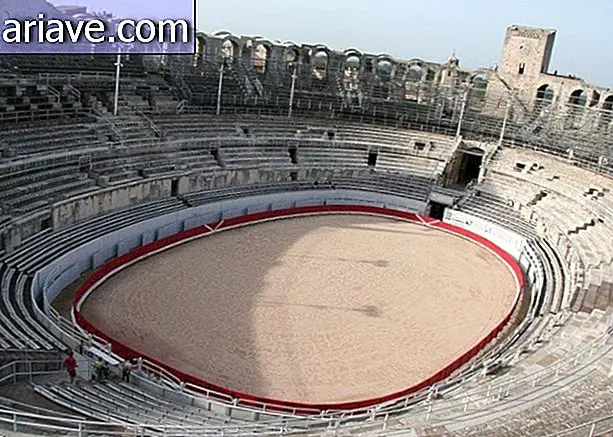 Arles Arena, Francija