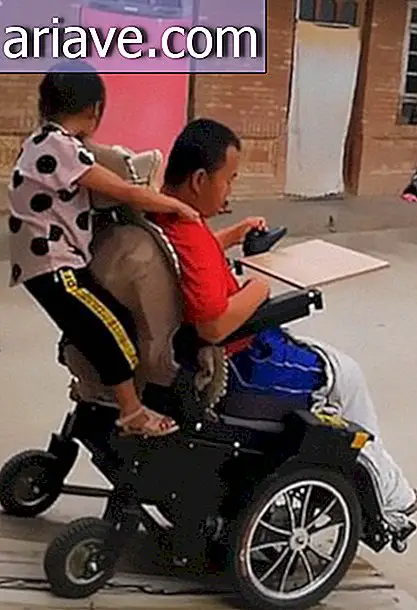 Dopo essere stata lasciata da sua madre, una bambina di 6 anni si prende cura del padre paralizzato