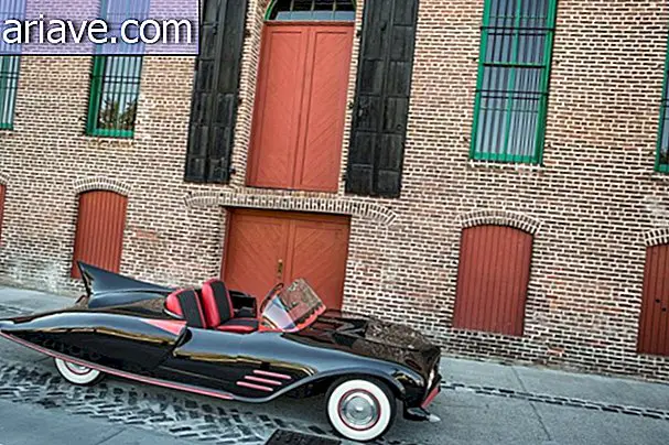 Voor het nostalgische: eerste Batmobile in de geschiedenis wordt geveild