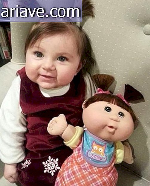 Девочка и кукла