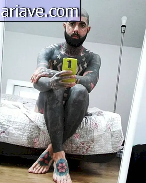 У этого парня татуировано 90% его тела, и он не планирует останавливаться на достигнутом.