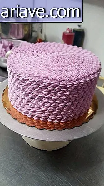hecho a mano de este pastel