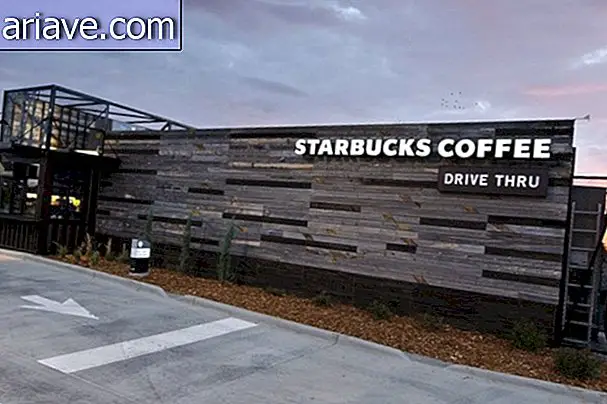 Starbucks apre il negozio portatile Drive-Thru [Gallery]