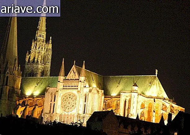 Chartres domkyrka, Frankrike