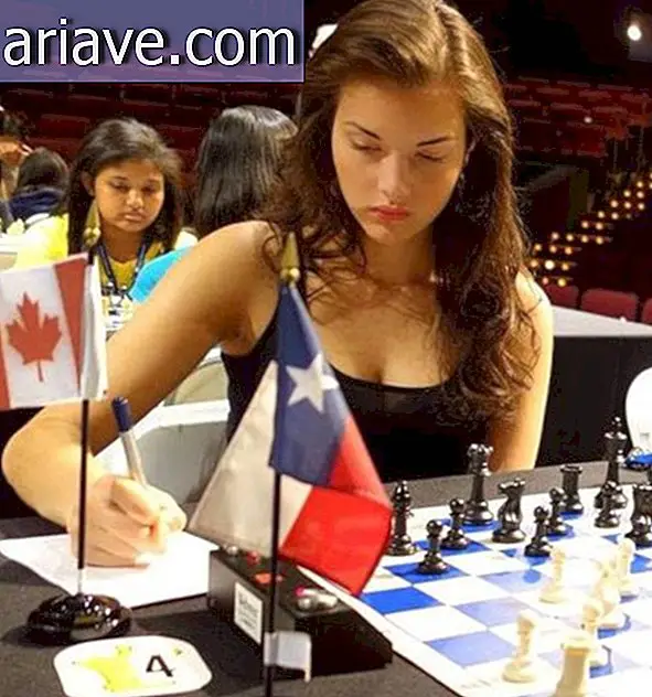 Dünyadaki en sıcak satranç oyuncularından ikisinin kim olduğunu görün
