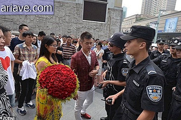 Kinesere arresteret for at have giftet sig med sin kæreste offentligt