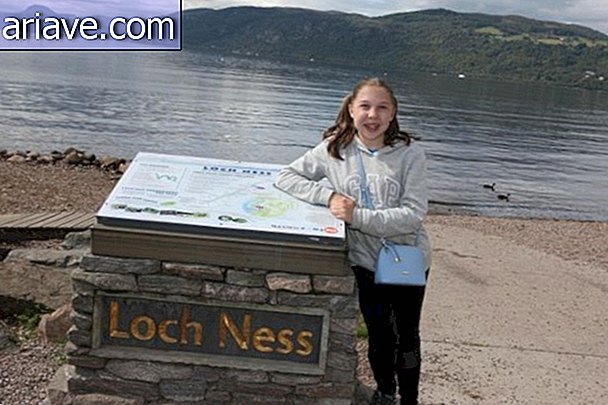 Turist pe Loch Ness