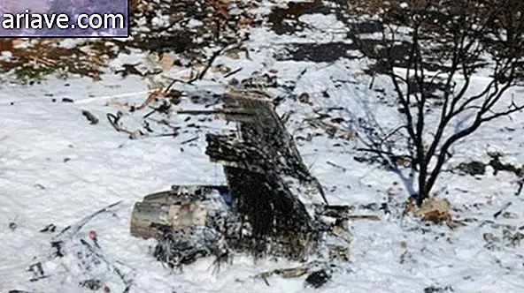 Фотографії після катастрофи винищувачів F-18 показують шкоду, що потрапив у будинки