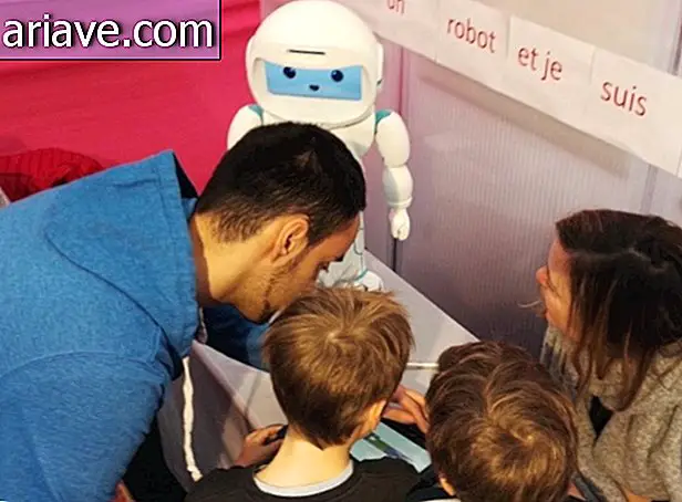 उस छोटे रोबोट से मिलिए जो ऑटिज्म से पीड़ित बच्चों की मदद करता है